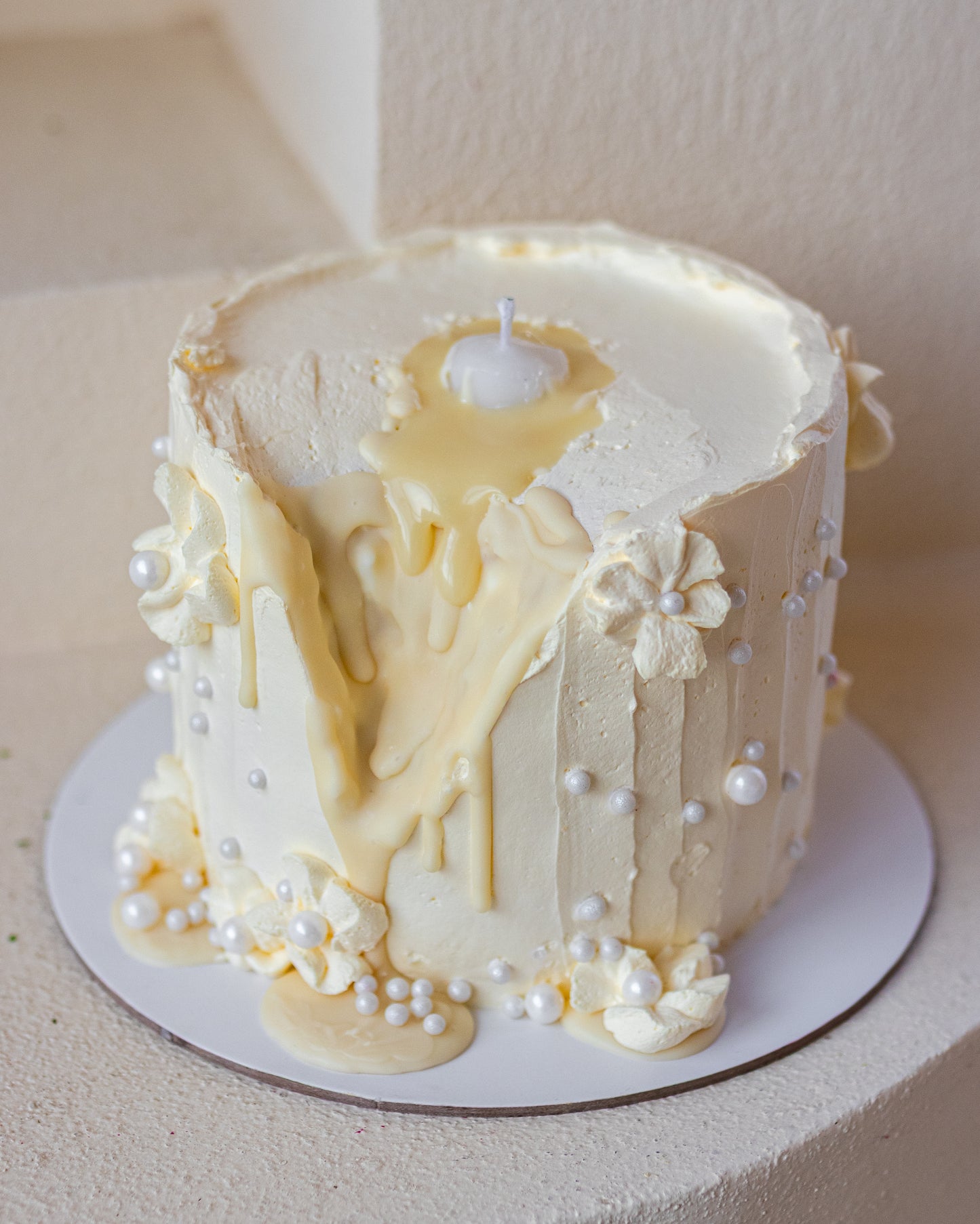 Candlelight Glow Cake