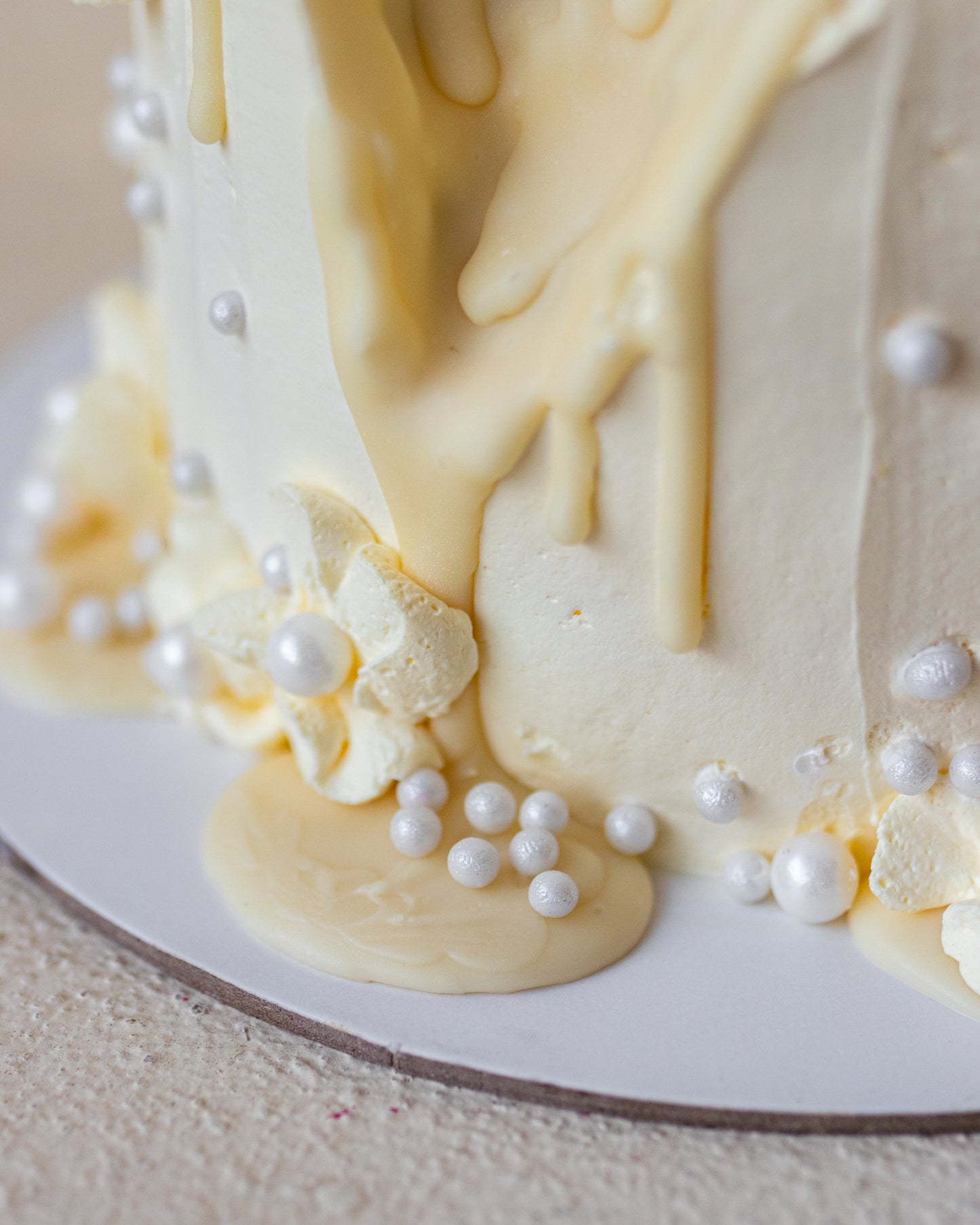 Candlelight Glow Cake