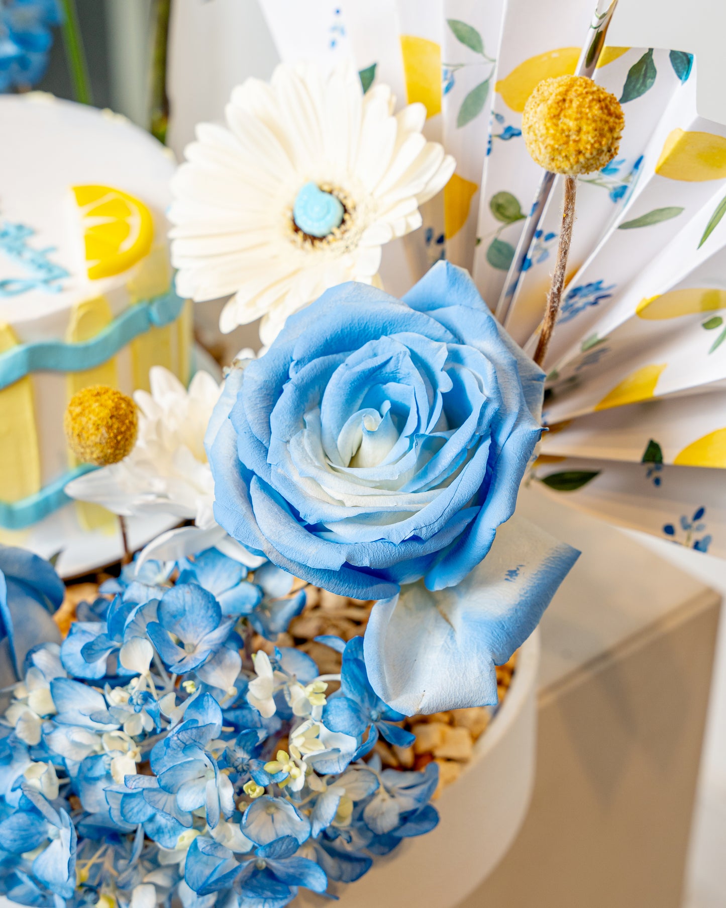Lemon Sky Floral Cake Tray